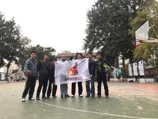 喊你来京平篮球队找到你的科比和姚明啦!