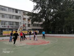 喊你来京平篮球队找到你的科比和姚明啦!
